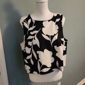 🌷KATE SPADE🌷LOVELY Black And White Floral Crop Top